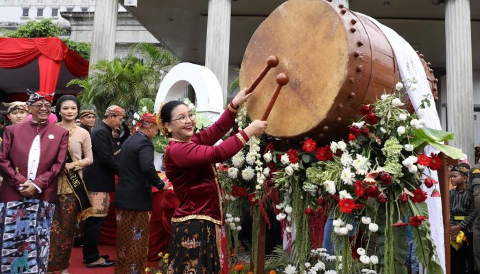 Ribuan Warga Semarakkan Tradisi Dugderan Semarang 2025, Ada Flashmob Hingga Kirab Budaya