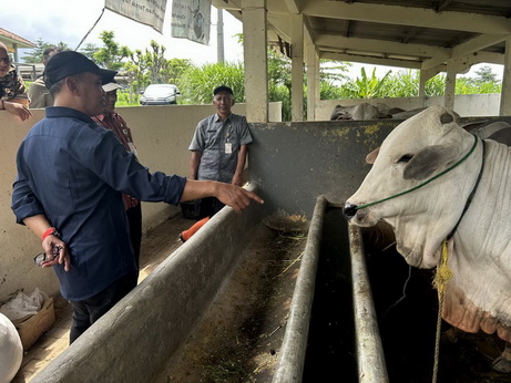 Ketua DPRD Jateng Sumanto