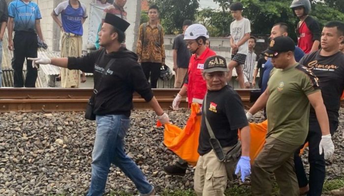 Terobos Palang, Siswi SMK Tewas Tertabrak Kereta di Perlintasan Kokrosono Kota Semarang