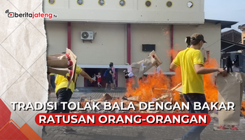 Video Tradisi Tolak Bala dengan Bakar Ratusan Orang-Orangan