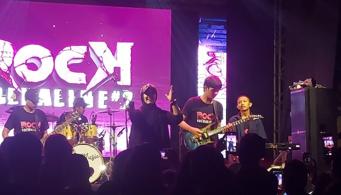 Lady Rocker Mel Shandy Hentak Panggung Ungaran Rock Drenaline #2, Jamming Bareng Talenta Muda