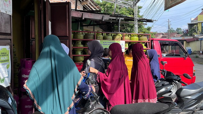 Kelangkaan gas lpg 3 kg