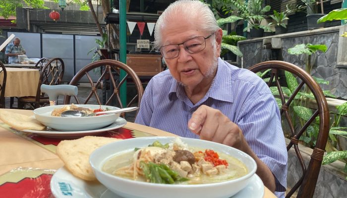 Menikmati Sajian Lontong Cap Go Meh Ala Jongkie Tio, Isinya 12 Bahan Berbeda