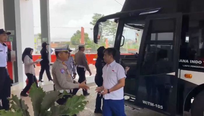 Tekan Fatalitas Kecelakaan, Polres Salatiga Gelar Ramp Check Armada Bus