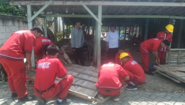 Program Bedah Rumah Bersama Pemerintah, Siswa SMK Blora Ini Membangun Hunian dengan Profesional