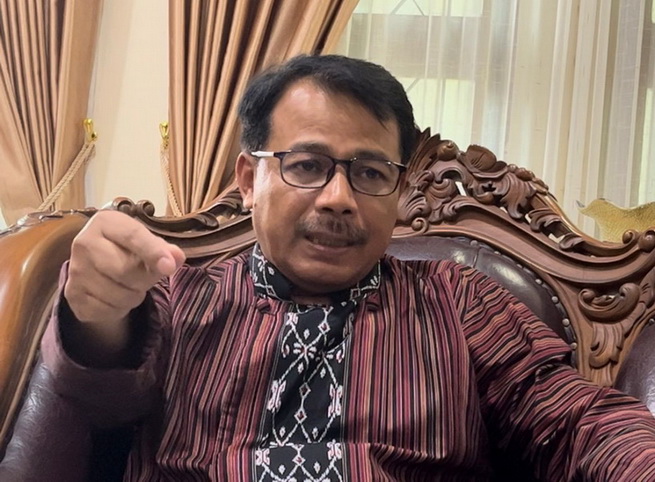 kepala disnakertrans jateng abdul aziz