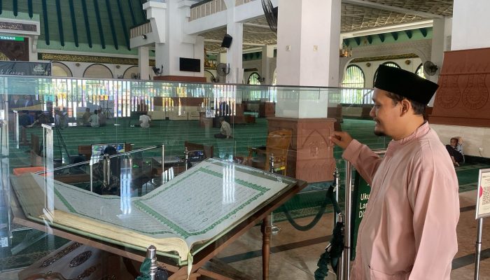 Melihat Al-Qur’an Raksasa di Masjid Agung Jawa Tengah, Warisan Seni dan Religi dari Wonosobo