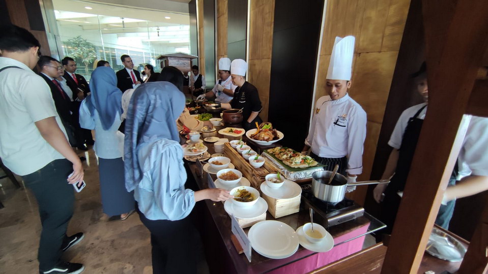 Berbuka Puasa di Ketinggian "Waktu Iftar Bersama" Louis Kienne Hotel Semarang