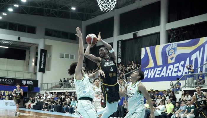 Laga Sengit Satya Wacana Meski Kalah Lawan Pacific Caesar Surabaya di GOR Undip