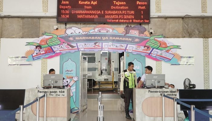 Sambut Angkutan Lebaran 2025, KAI Daop 4 Semarang Hadirkan Dekorasi Spesial di Stasiun