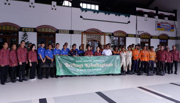 Aksi Sosial Hotel Ciputra Semarang di Stasiun Tawang ‘Berbagi Kebahagiaan Ramadan’