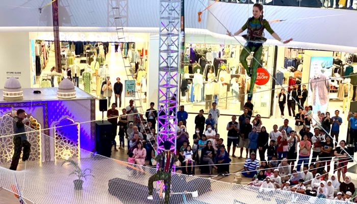 Isi Libur Lebaran di Mall Aja, Ada Aksi Akrobatik Flying Trapeze di The Park Semarang