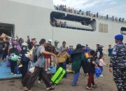 1.100 Pemudik Tiba di Semarang Naik Kapal Perang Program Mudik Gratis TNI AL