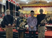 Sumanto Pentaskan Wayang Kulit di Karanganyar, Puluhan Dalang jadi Penabuh Gamelan
