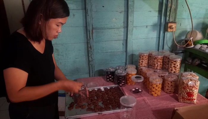 Jelang Lebaran, Usaha Kue Kering di Blora Kebanjiran Pesanan, Tembus 50 Toples Setiap Hari!