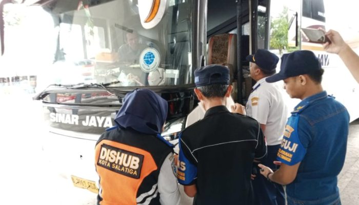Pastikan Keamanan Angkutan Lebaran, Dishub Salatiga Gelar Ramp Check Armada Bus AKAP