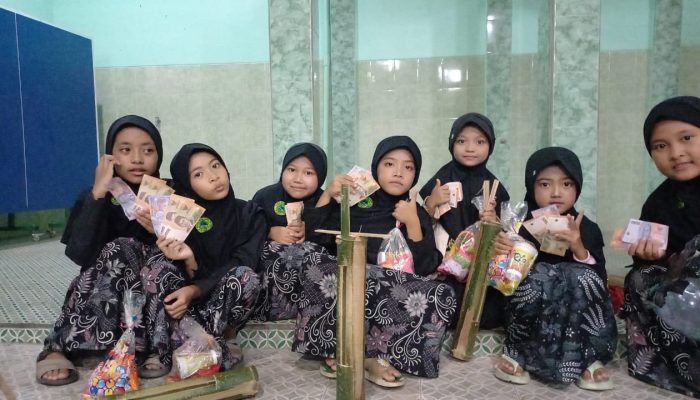 Ramadan Ceria, Bocil di Blora Ikuti Lomba Tongtek Antar Kampung, Pawai Musik Pakai Barang Bekas