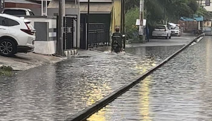 Jelang Buka Puasa, Kawasan Pleburan Semarang Terendam Banjir usai Diguyur Hujan Selama 1 Jam