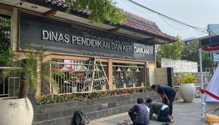 Bertahun-tahun Terpampang, Aksara Jawa di Papan Nama Disdikbud Jateng Ternyata Salah Tulis