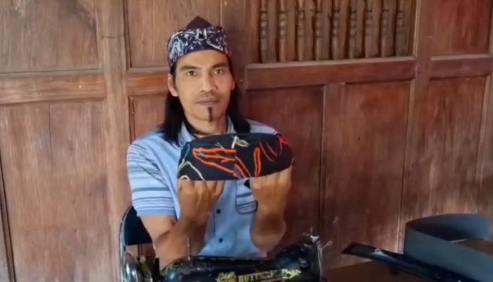 Meraup Berkah Ramadhan dari “Peci Blangkon” Khas Batik Kabupaten Semarang, Orderan Sampai Prancis!