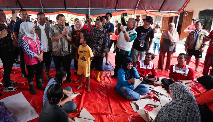 Datangi Pengungsi Korban Banjir Grobogan, Ahmad Luthfi Pastikan Kebutuhan Pokok Tercukupi
