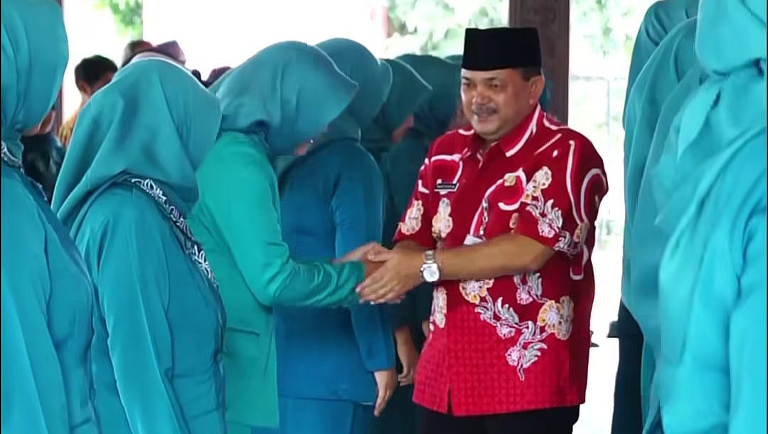 mengendalikan inflasi
