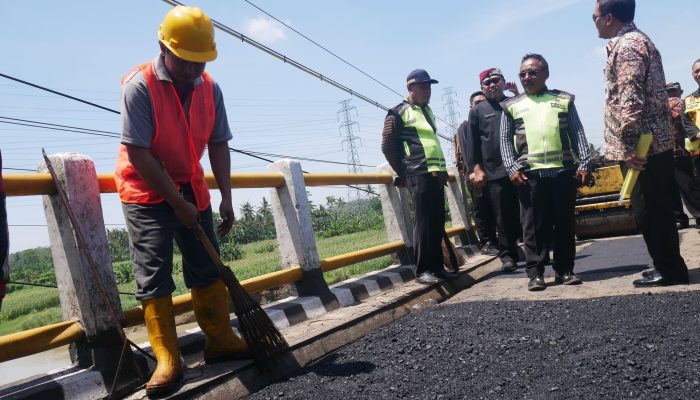 Siap Menyambut Lebaran 2025, Perbaikan Jalan di Jateng Capai 95 Persen