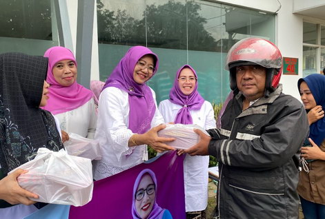 perempuan bangsa takjil