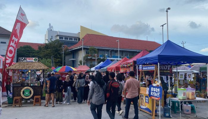 Bazar Ramadan Perdana di Muladi Dome Undip, UMKM Tembalang Panen Pembeli