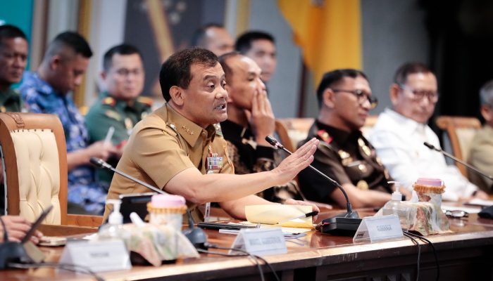 Pemudik di Jateng Diperkirakan Tembus 17,9 Juta Orang, Ahmad Luthfi Pastikan Perbaikan Jalan Nasional