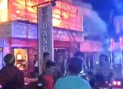 Diduga Dipicu Kompor Gas, Dua Ruko Bertingkat di Ambarawa Terbakar