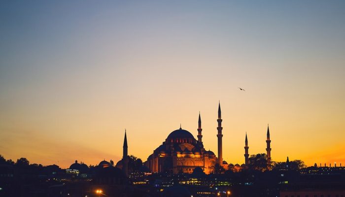 Jangan Sampai Terlewat! Amalan 10 Hari Terakhir untuk Menyambut Malam Lailatul Qadar