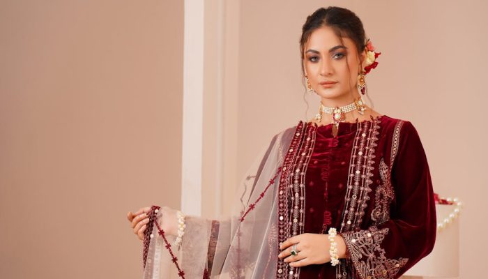 Anti Mainstream! Gamis dan Brokat Warna Burgundy jadi Tren Baju Lebaran 2025