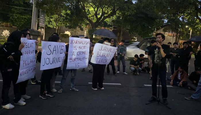 Jateng Darurat Kebebasan Pers, Jurnalis Semarang Turun ke Jalan Ikut Aksi Kamisan: Lawan Intimidasi!