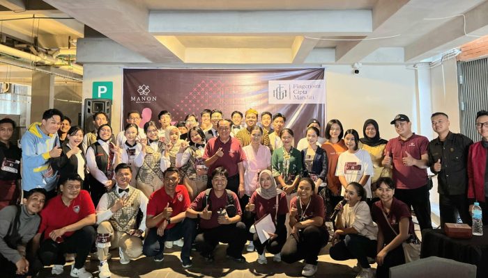 Kreatif dan Seru! Manon Boutique Hotel Gelar Tray Race di Kota Lama Semarang