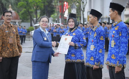 Di Bawah Guyuran Hujan, Walikota Semarang Lantik 2.324 PPPK dan 4 Pejabat Fungsional
