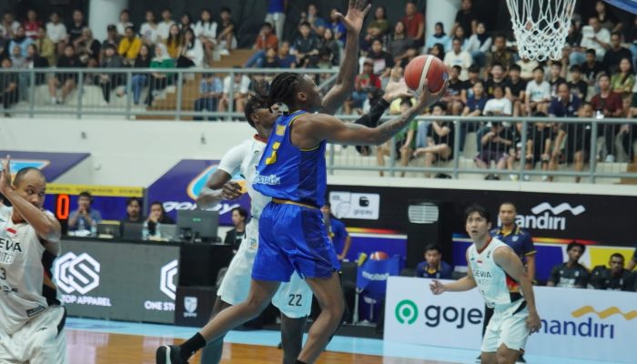 Dewa United Tumbangkan Satya Wacana Salatiga di IBL 2025
