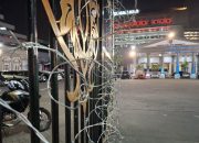 Waduh! Gerbang Pagar Balaikota Semarang Dipasang Kawat Berduri, Antisipasi Anarkis Aksi May Day?