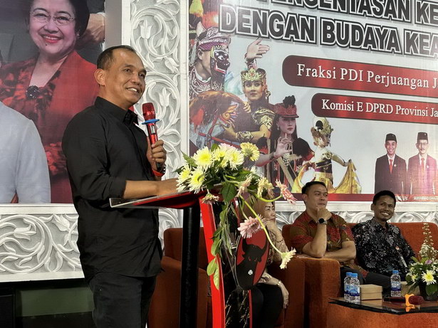 Ketua DPRD Jateng Sumanto