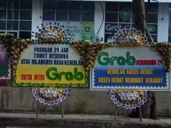 Karangan Bunga Grab