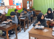 Murid dan Guru SDN Gondoriyo Jambu Semarang Dukung MBG Dilengkapi Susu: 4 Sehat 5 Sempurna