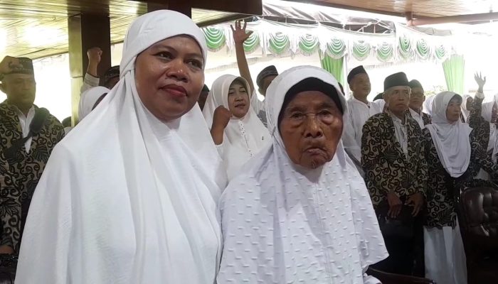 Calon Jamaah Haji Tertua di Blora, Mbah Dasmi Siap Berangkat ke Tanah Suci di Usia 91 Tahun
