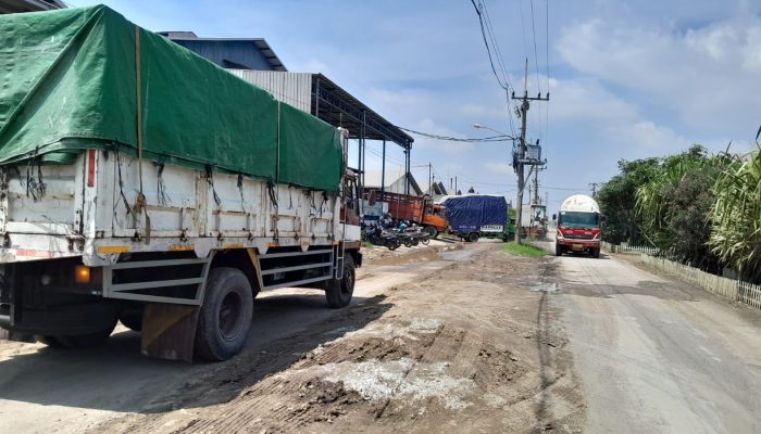 Buruh Pabrik Keluhkan Proyek Tol Semarang-Demak: Bikin Macet dan Jalan Rusak