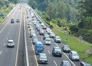H+1 Lebaran 2025, Volume Lalu Lintas di Ruas Tol Semarang Menuju Bawen Melonjak: Padat Merayap