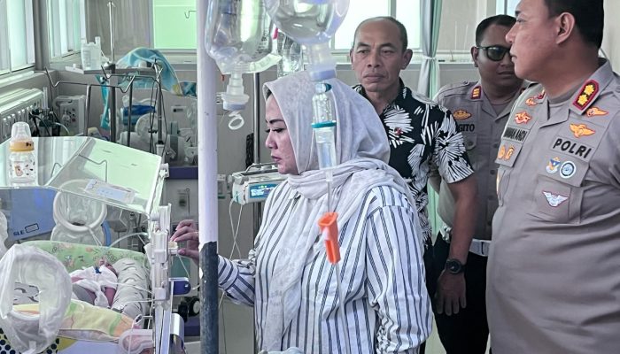 Kapolres Blora Tengok Bayi yang Ditemukan di Hutan Jati