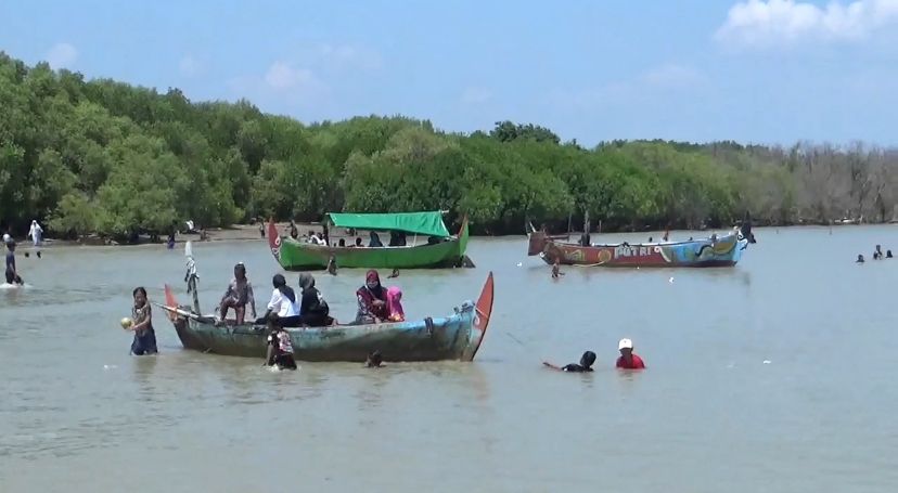 pulau arnavat demak