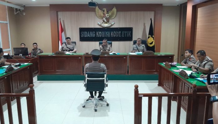 Polisi Pembunuh Anak Kandungnya Jalani Sidang Etik, Dihadiri Keluarga Korban