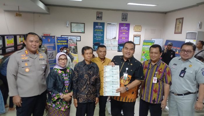 Ratusan Warga Serbu Kantor UPPD Samsat Blora untuk Pemutihan Pajak Kendaraan
