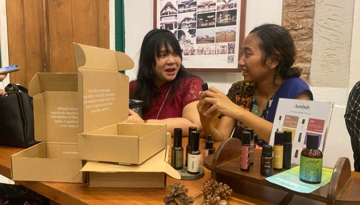 Serunya Meracik Parfum dari Rempah Nusantara, Bisa Untuk Kesehatan Lho!