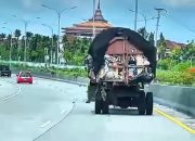 Viral Truk Pengangkut Sampah di Semarang Bolong dan Memprihatinkan, DLH: Kami Tarik dan Masuk Bengkel!